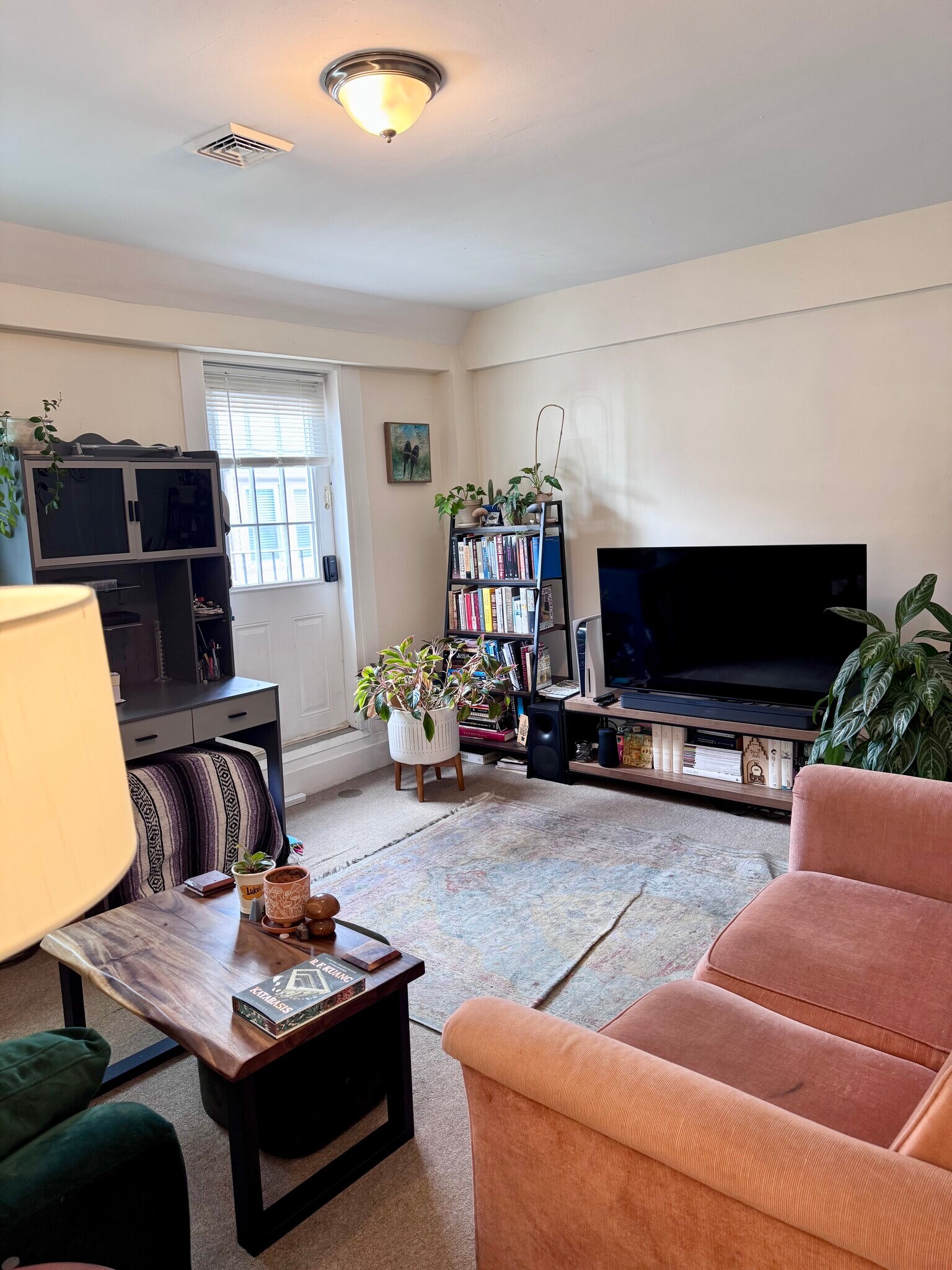 Building Photo - 122 Gore St