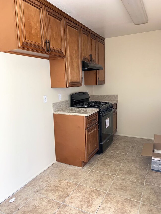 Building Photo - AVAILABLE NOW $250 off First Month Rent