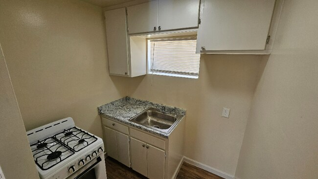 Building Photo - 13455 Filmore St
