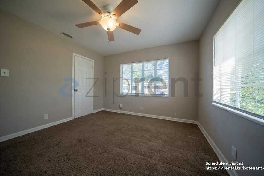 Building Photo - 925 17th St S