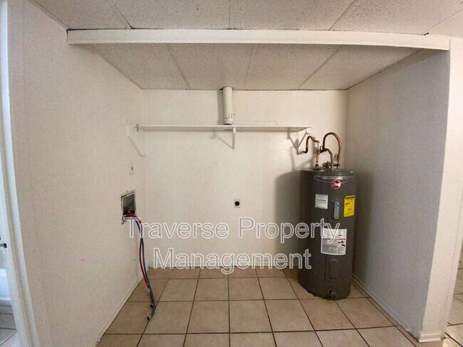 Building Photo - 6808 Trail Lake Dr