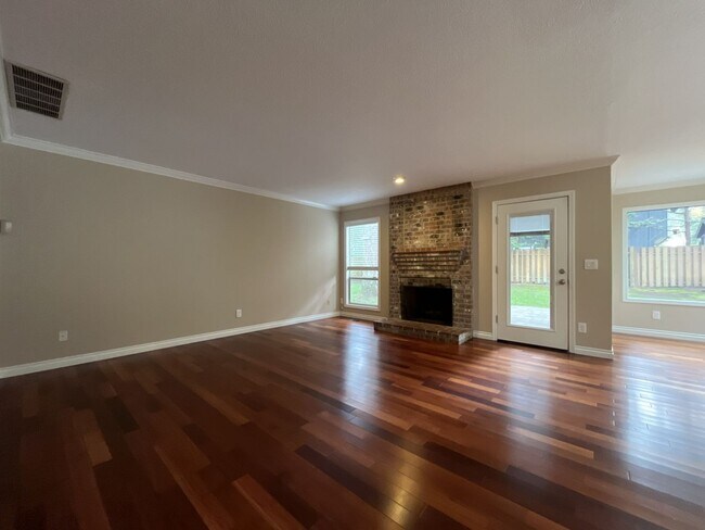 Building Photo - Stunning 4BR Home with Formal Living & Dining, Office & Gourmet Kitchen