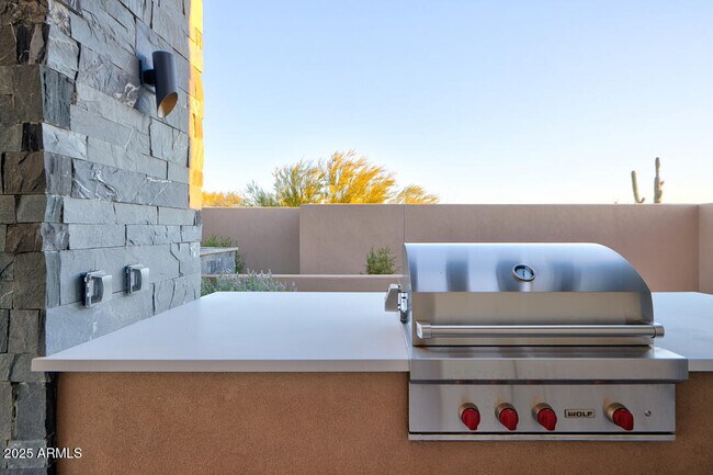 Building Photo - 10249 E Joy Ranch Rd