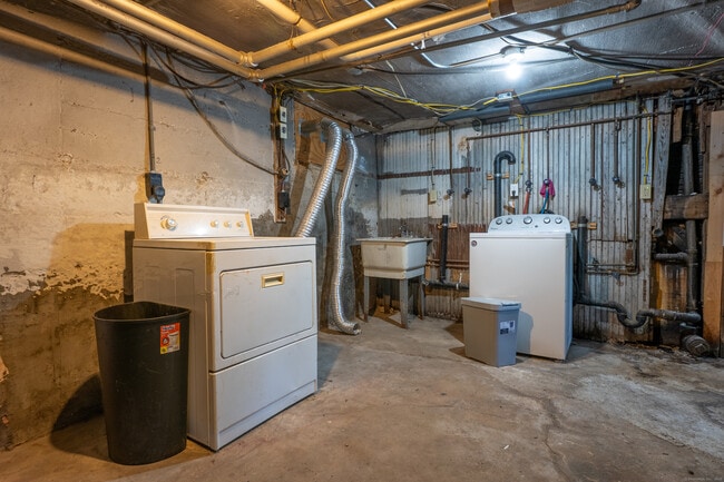 Building Photo - 45 Boulanger Ave