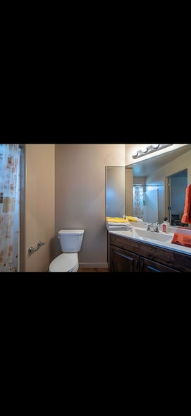 Building Photo - 3011 E Crimson Ridge Dr