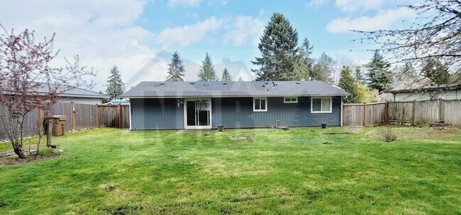 Building Photo - Stunning House in North Tacoma!