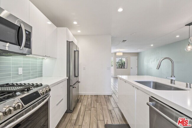 Building Photo - 1802 20th St