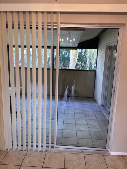 Building Photo - 5321 Foxwood Dr