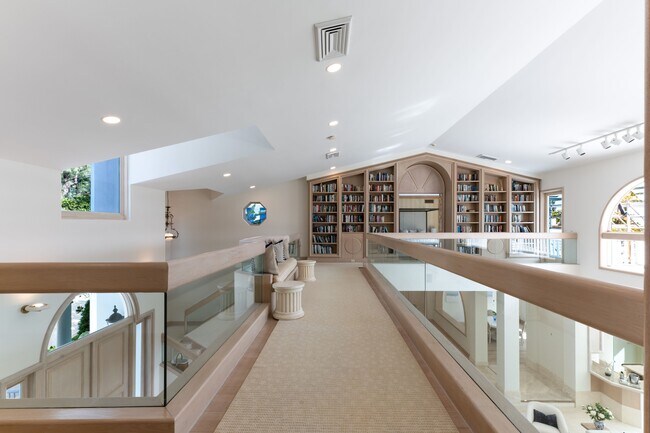 Building Photo - 2999 N Ocean Blvd