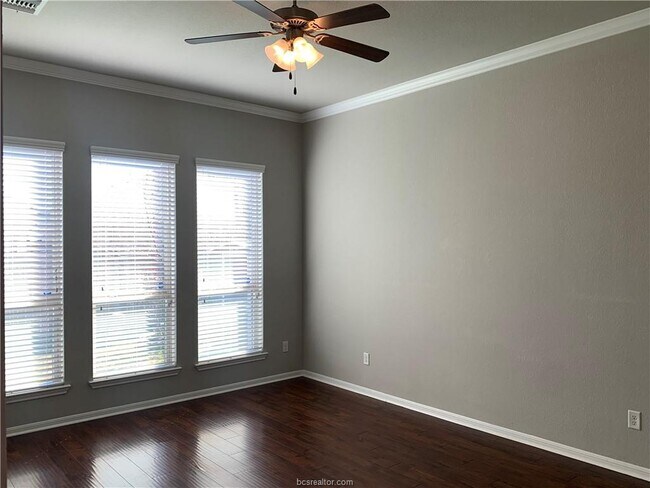 Building Photo - 2527 Portland Ave