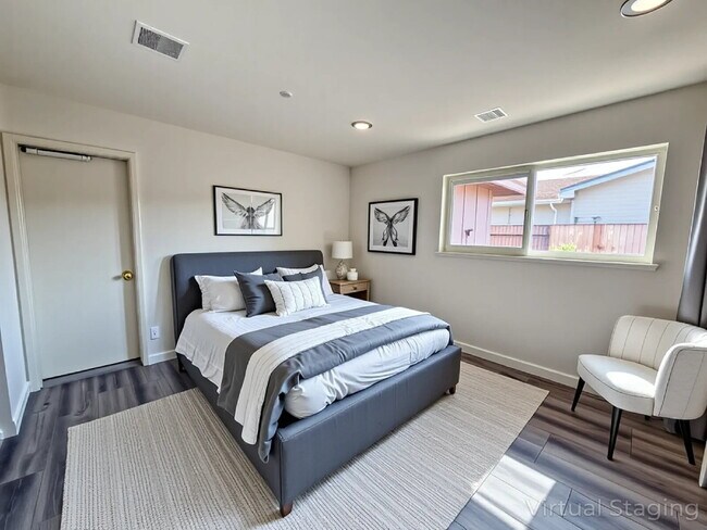 Building Photo - Remodeled 3 Bedroom Home