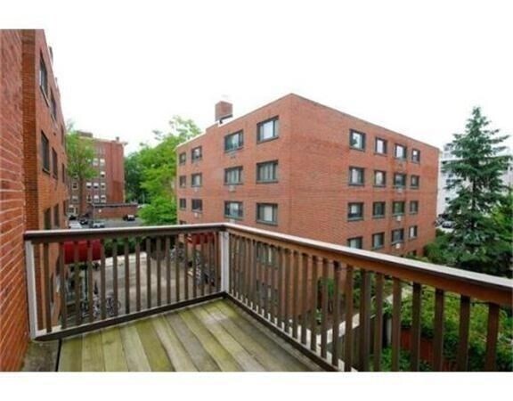 Building Photo - 371 Harvard St