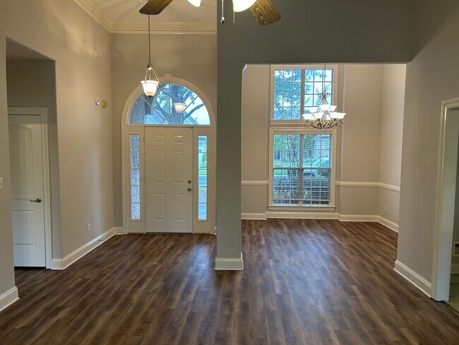 Building Photo - 3069 Roseleigh Dr