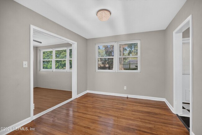 Building Photo - 6338 Mercer Cir W