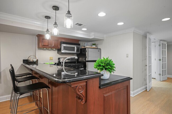 Building Photo - Welcome Home to Your Stylish 1 BR/1BA  in Adams Morgan!