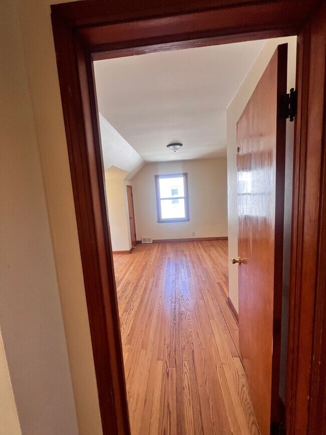 Building Photo - 5864 N 42nd St