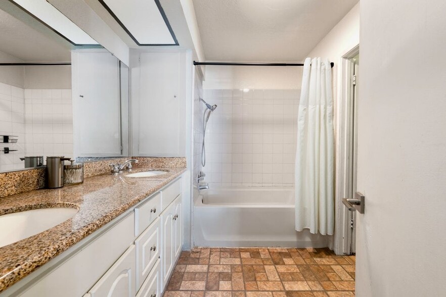 Building Photo - 9006 Stacie Ln