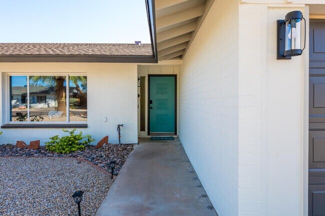Building Photo - 8307 E Arlington Rd