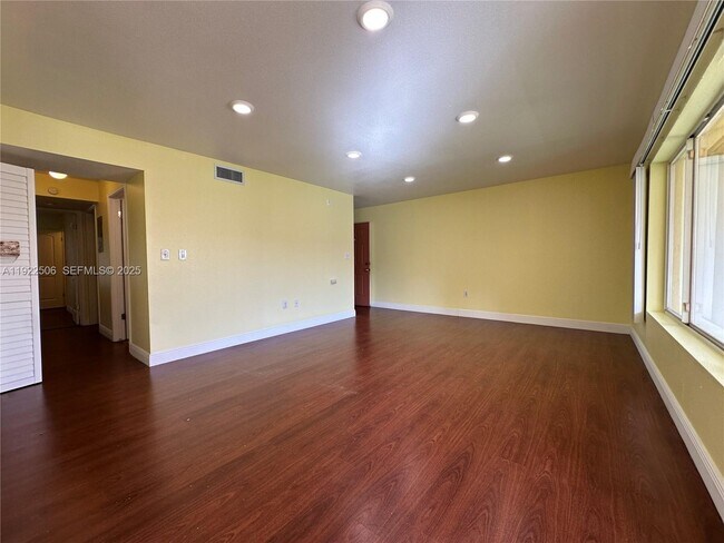 Building Photo - 2627 NW 33rd St