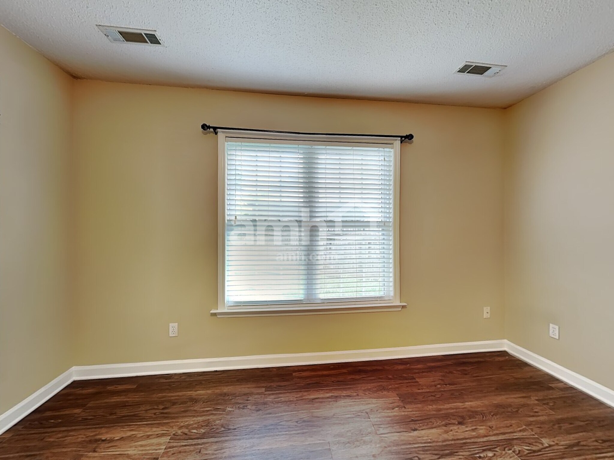 Building Photo - 1473 Lewisburg Pointe Dr