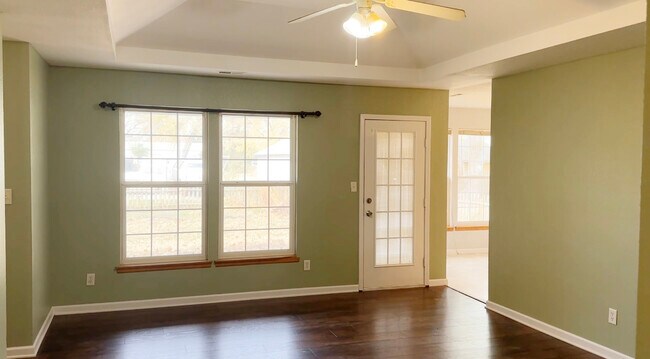 Building Photo - 847 Locust St