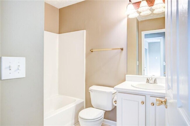 Building Photo - 709 Bedford Ct