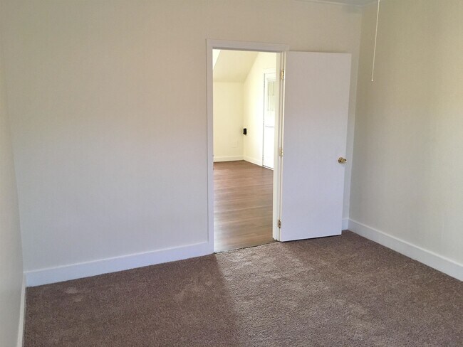 Building Photo - 239 Turner St