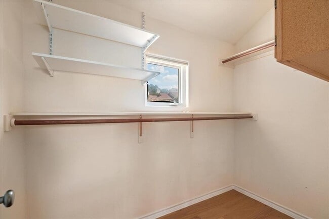 Building Photo - 500 Sinclair Dr