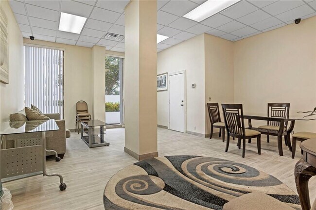 Building Photo - 3725 S Ocean Dr