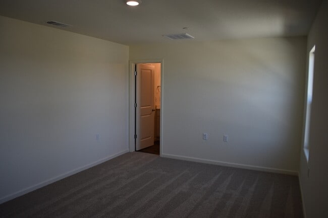 Building Photo - 4049 Cinnabar Ave