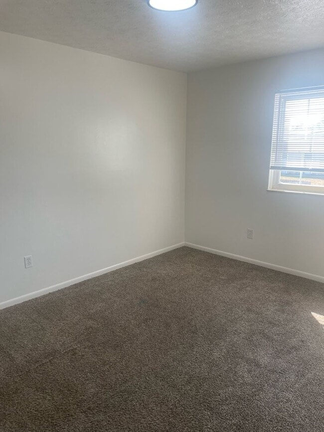 Building Photo - 850 Moon Rd