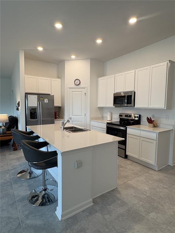 Building Photo - 748 Trotters Dr