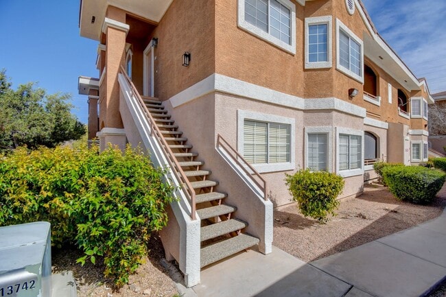 Building Photo - Beautiful 2 BR In Gated 89052 Community