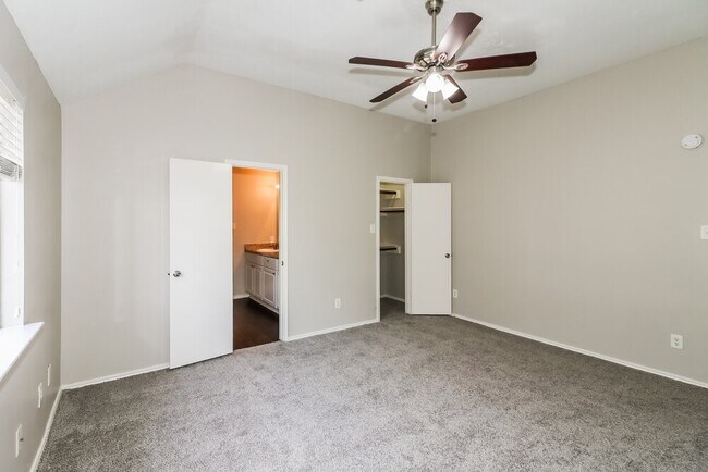 Building Photo - 3630 Red Fir Dr