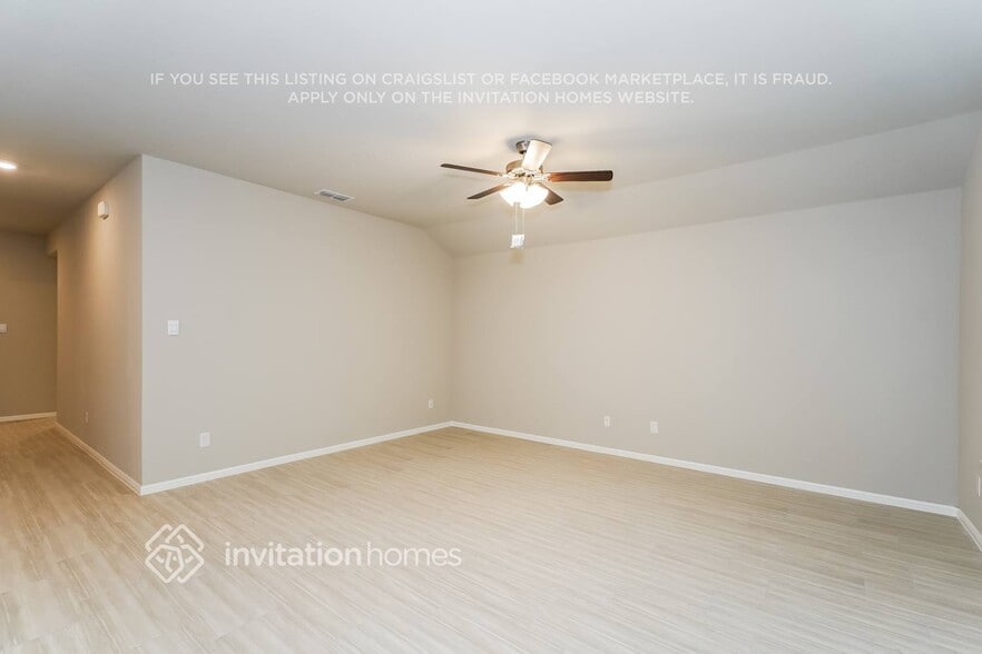 Building Photo - 424 Kaufman Dr