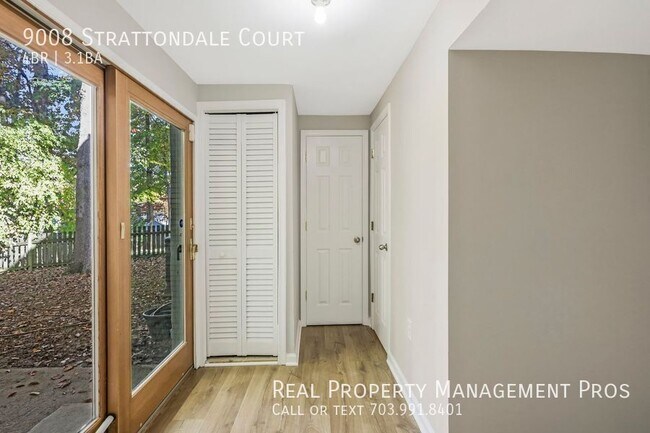 Building Photo - 9008 Strattondale Ct