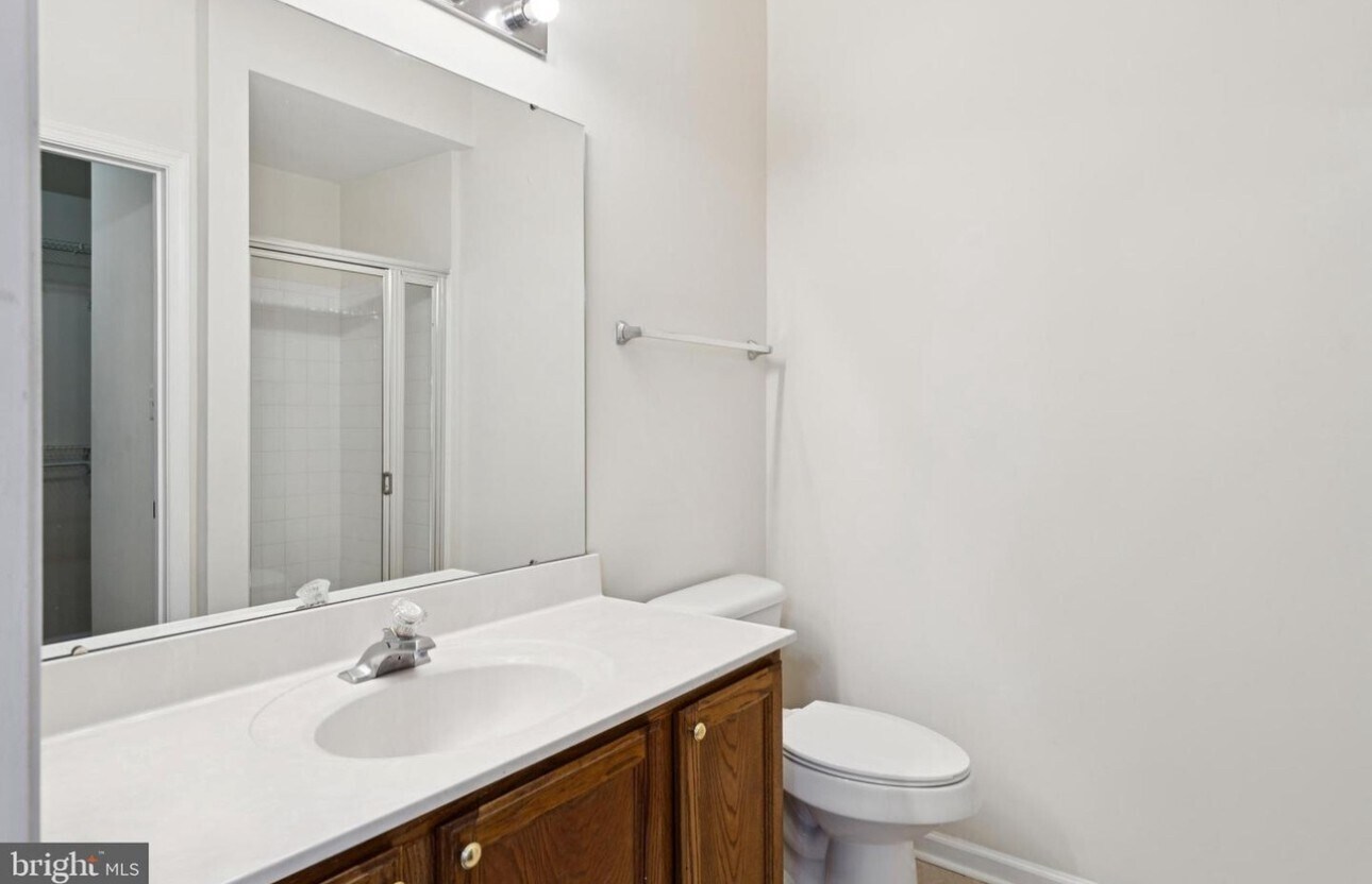 Building Photo - 12300 Sweetbriar Pl