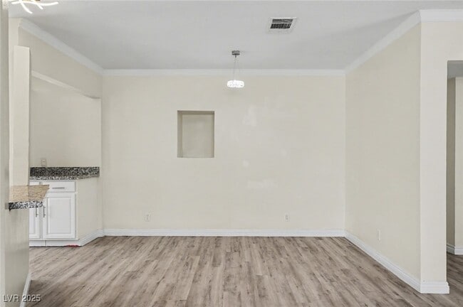 Building Photo - 313 Fox Cir