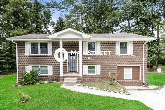 Building Photo - 6 Bedroom Pet-Friendly Home in South Fulton, GA with Main Street Renewal