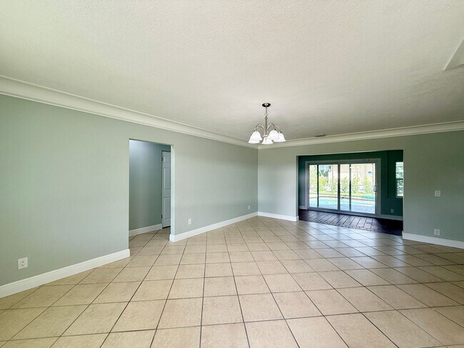 Building Photo - Four Bedroom Pool Home - Second Floor View of Manatee River