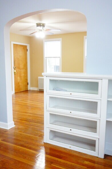 Building Photo - 807 Kennebec Ave