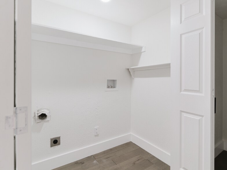 Building Photo - 7117 Chinaberry Rd