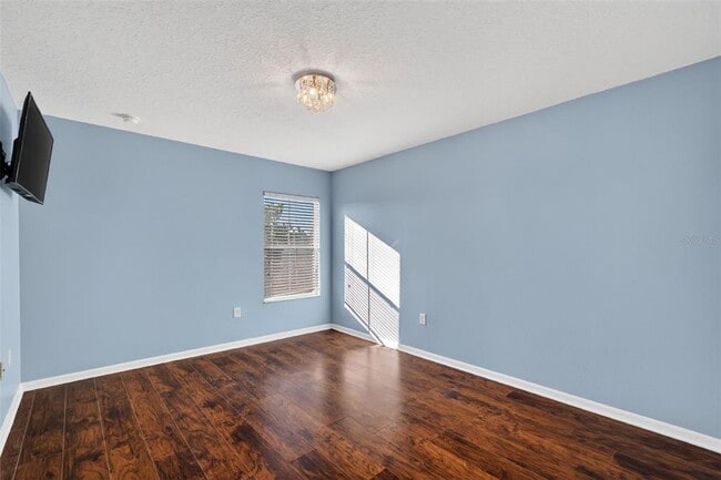 Building Photo - 413 Country Cottage Ln