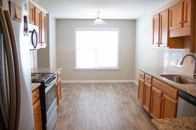 Building Photo - ***Coming Soon!!!!***Beautiful town home in Clayton