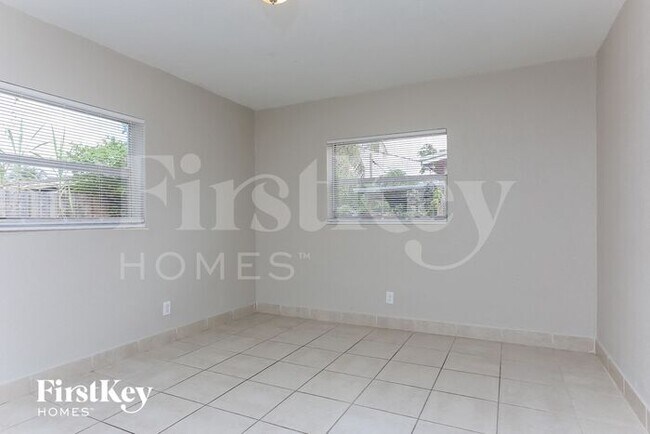 Building Photo - 1251 NW 56th Ave