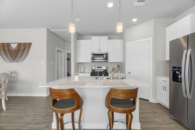 Building Photo - 18627 Etta Pnes Cir