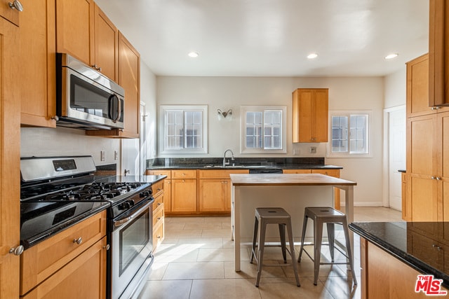 Building Photo - 8446 4th St