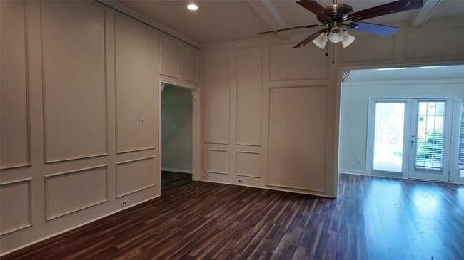 Building Photo - 613 Palomar Ln