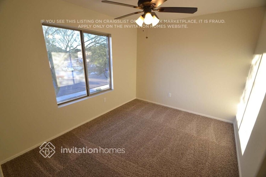 Building Photo - 1469 S Western Skies Dr