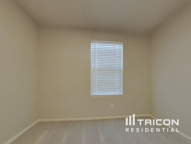 Building Photo - 16221 W La Ventilla Way